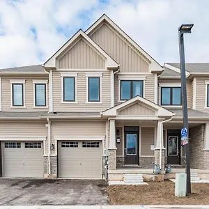 luxury-townhouse-close-to-fairview-casino-in-niagara-falls.niagara-fallshotels.com/